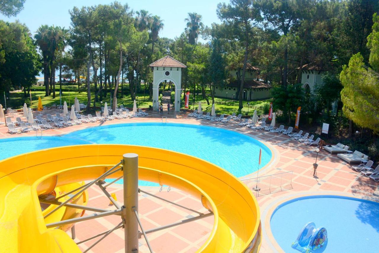 קמר Meder Resort Hotel מראה חיצוני תמונה