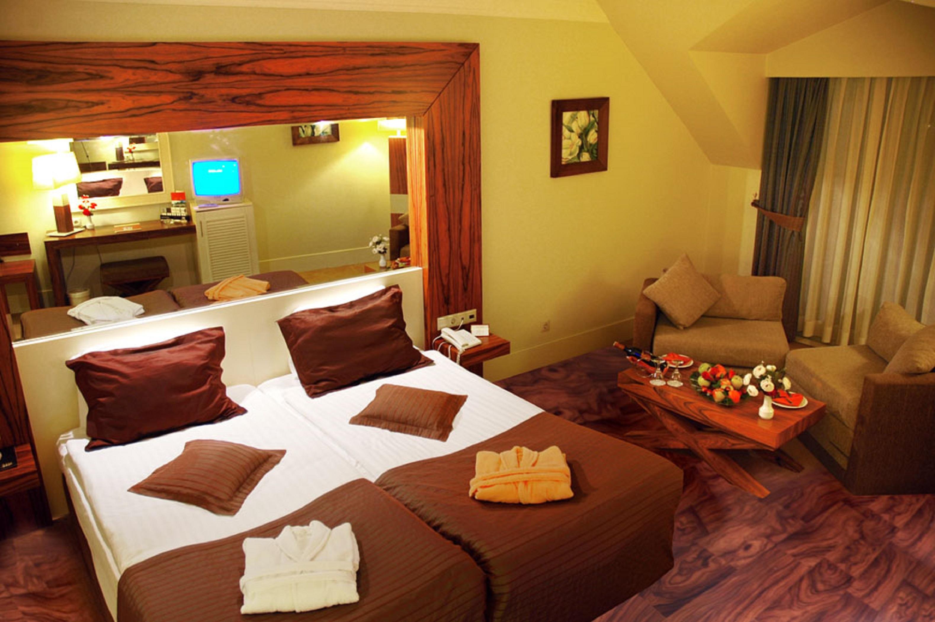 קמר Meder Resort Hotel מראה חיצוני תמונה