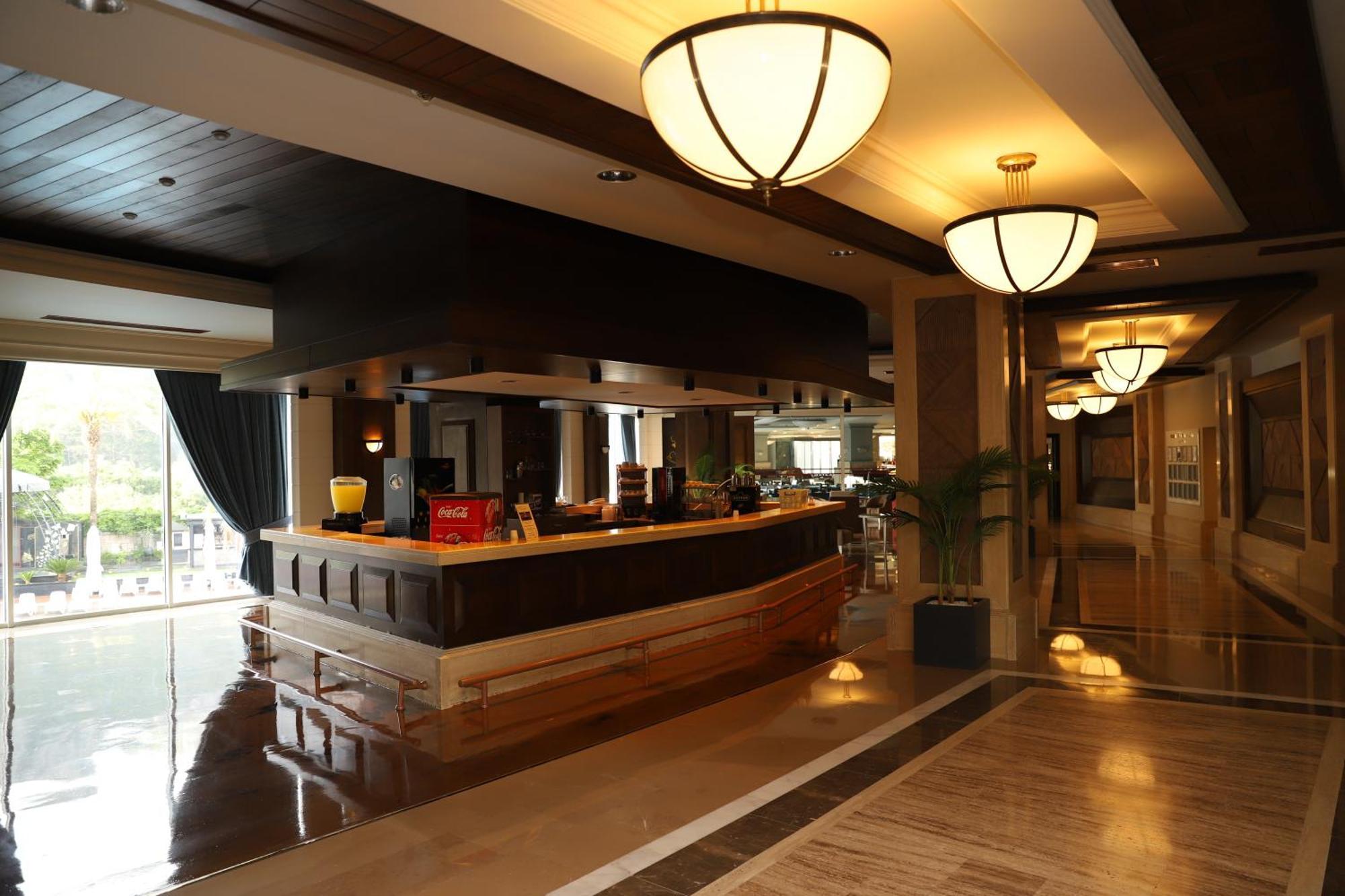 קמר Meder Resort Hotel מראה חיצוני תמונה