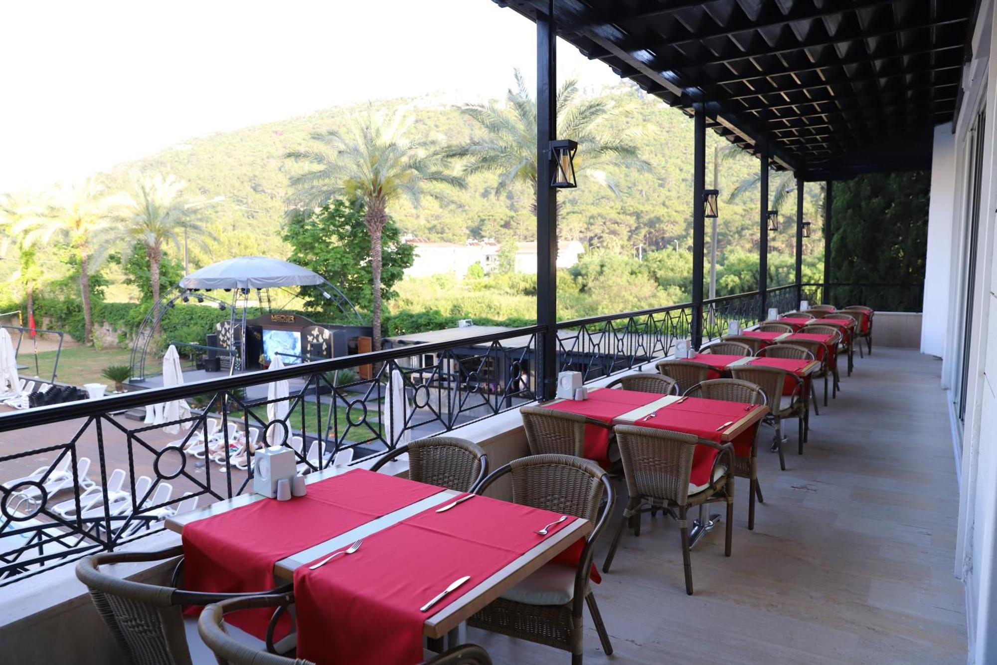קמר Meder Resort Hotel מראה חיצוני תמונה