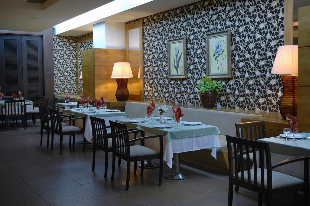 קמר Meder Resort Hotel מראה חיצוני תמונה